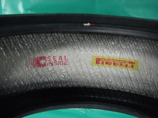 Technologia Pirelli ‘Seal Inside’ – sposób na przebitą oponę.