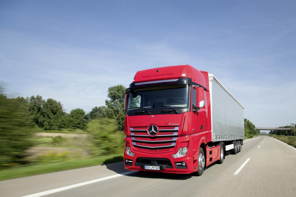 Mercedes-Benz: Przewidujący tempomat ogranicza zużycie paliwa do 5%