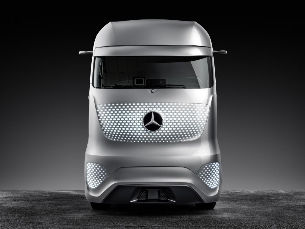 Mercedes-Benz Future Truck 2025 czyli ciezarowka niedalekiej przyszłosci 