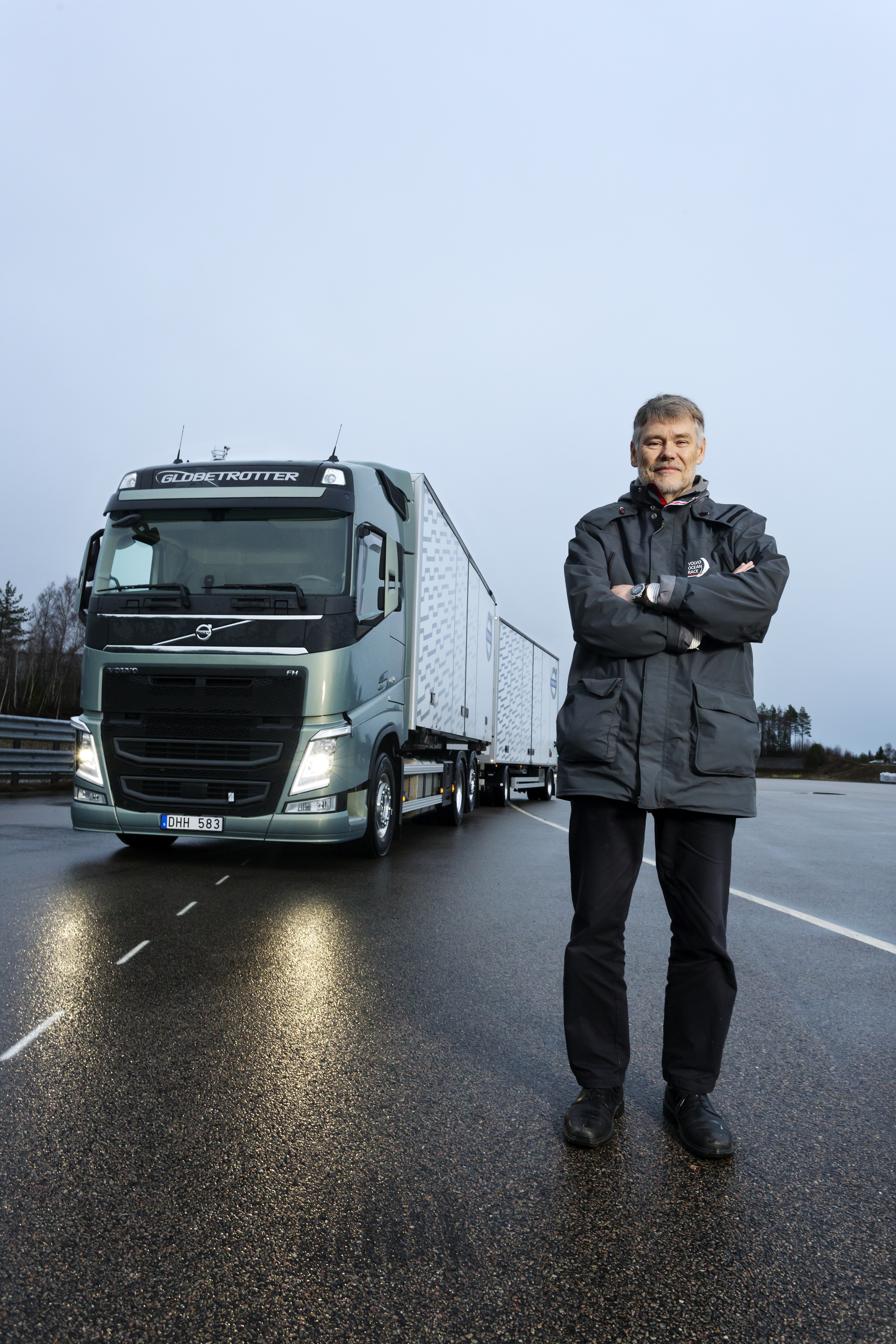 Volvo Trucks zapewnia większe bezpieczeństwo na śliskich drogach w warunkach zimowych
